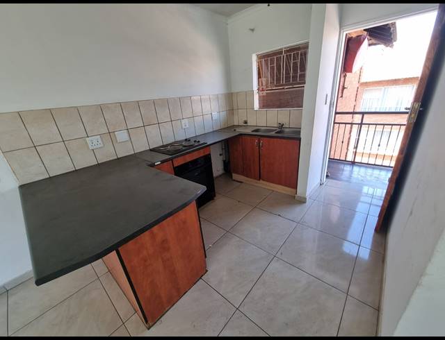 2 BEDROOM APARTMENT FOR SALE IN FLORIDA